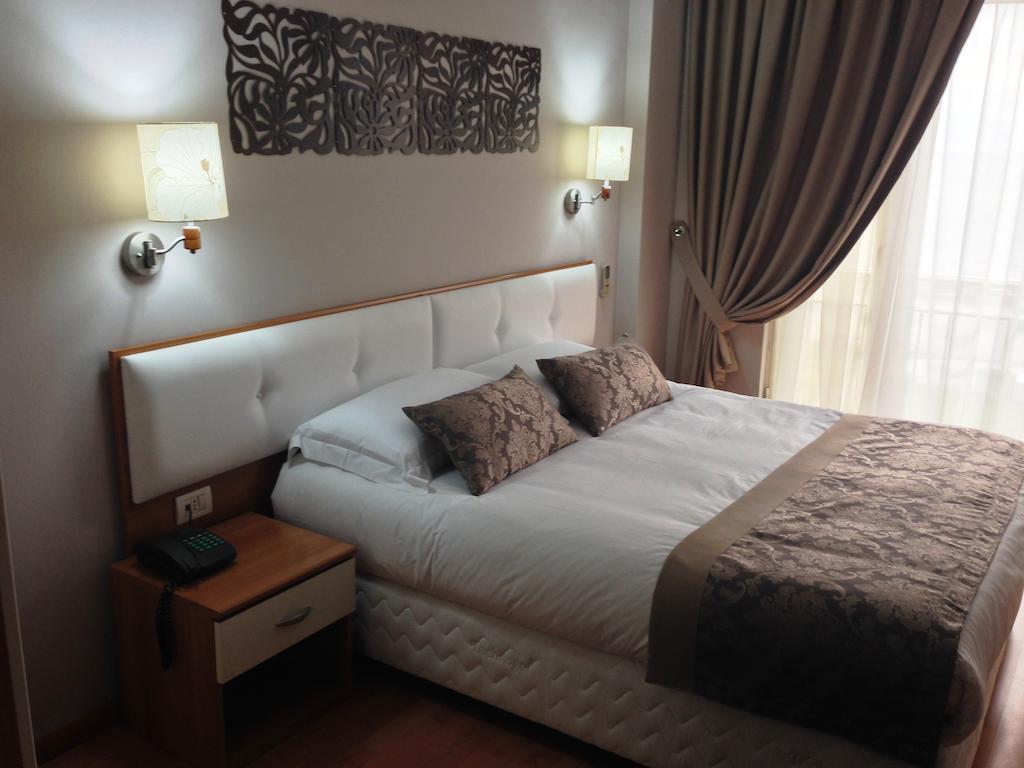 Hotel Arvi Durrës Exterior foto