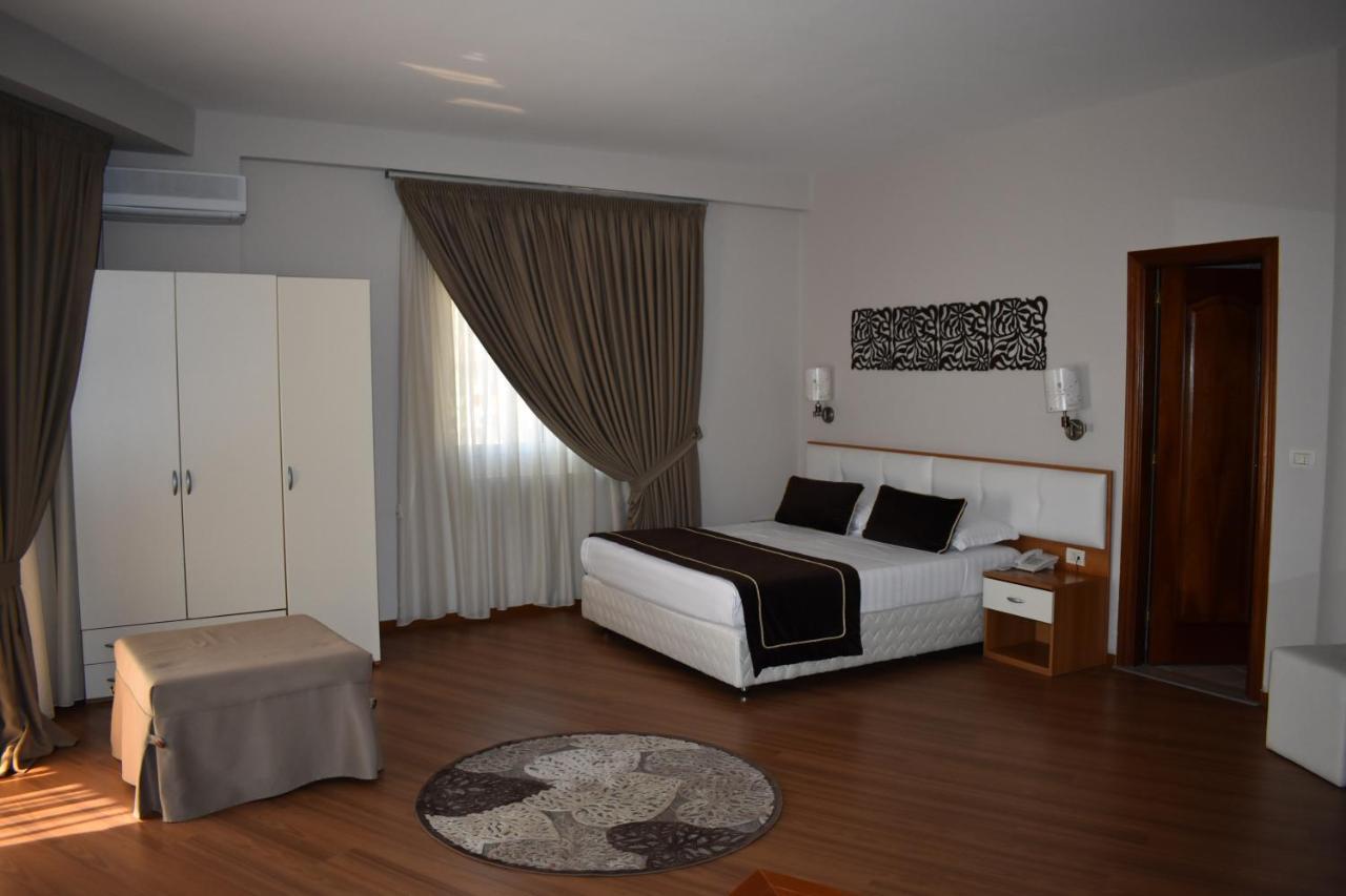 Hotel Arvi Durrës Exterior foto
