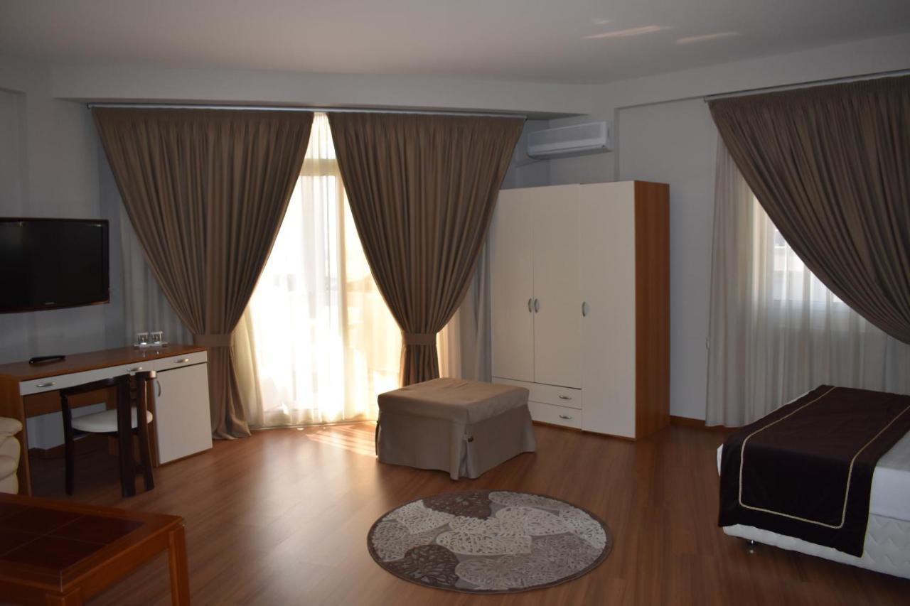 Hotel Arvi Durrës Exterior foto