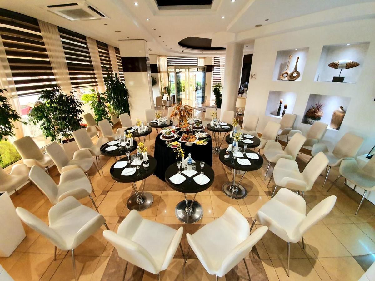 Hotel Arvi Durrës Exterior foto